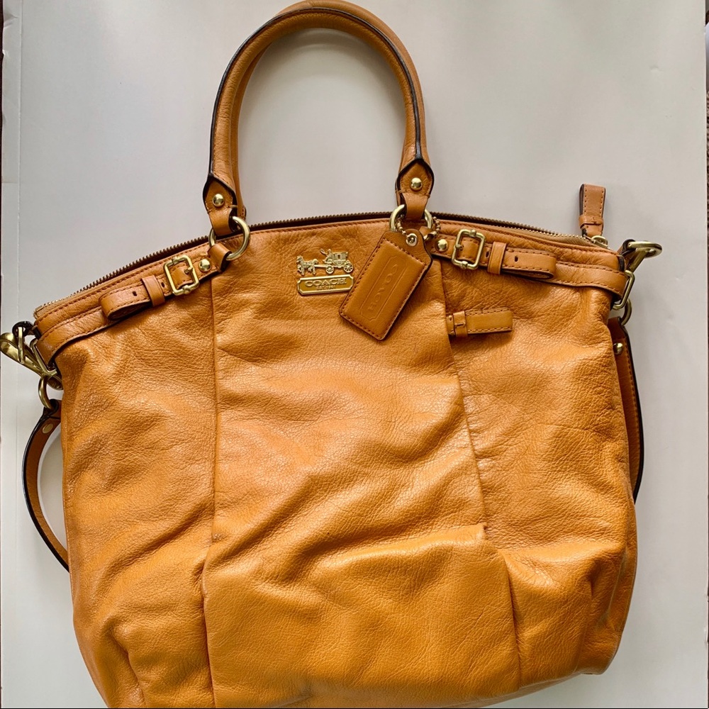 Coach Bag • Pebbled Leather Handbag